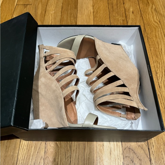 Kane by Mia Limited Edition taupe suede strappy wedge sandals Size 6 - Picture 7 of 7